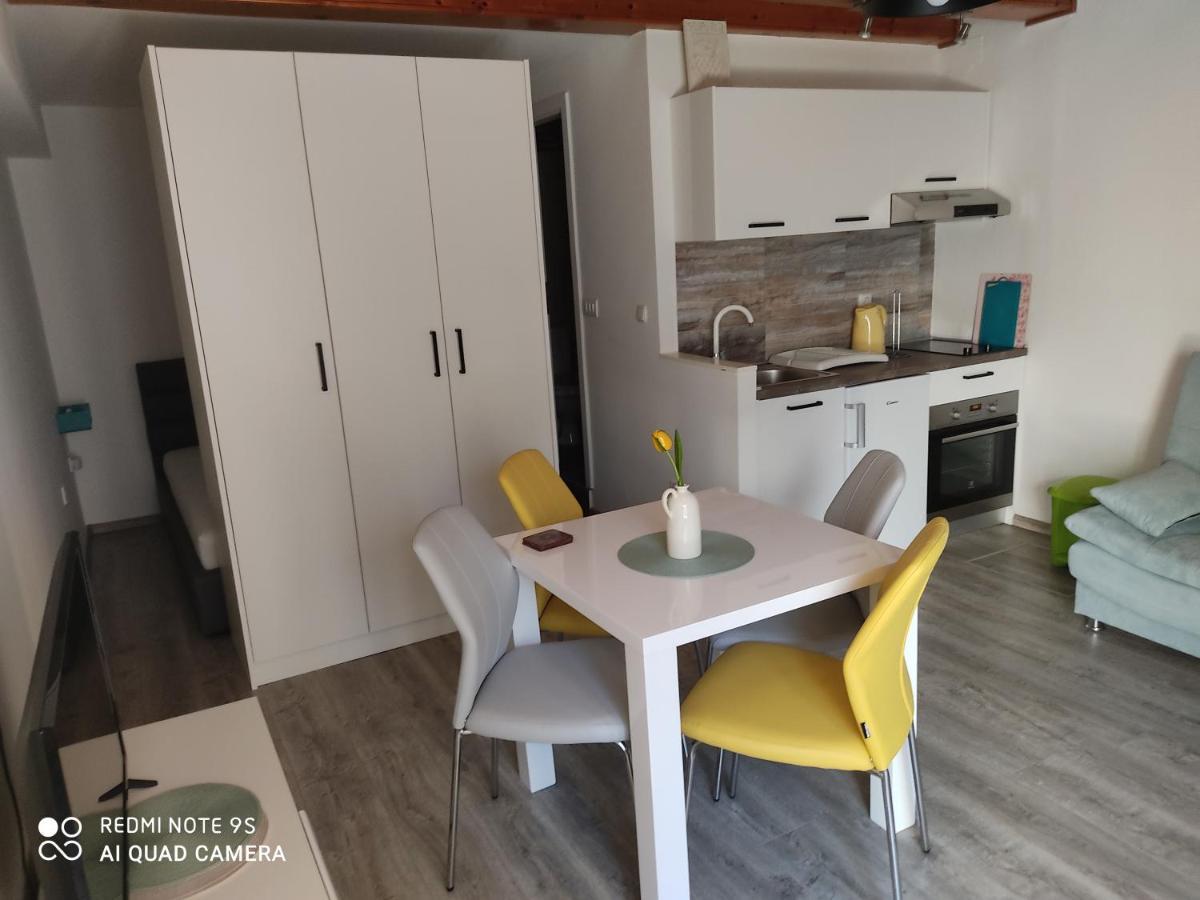 קאלי Fina M Studio Apartman מראה חיצוני תמונה