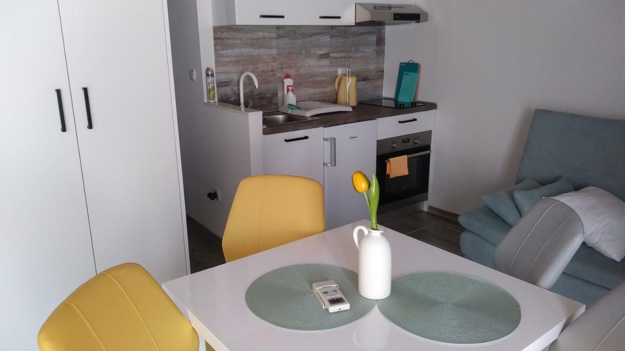 קאלי Fina M Studio Apartman מראה חיצוני תמונה