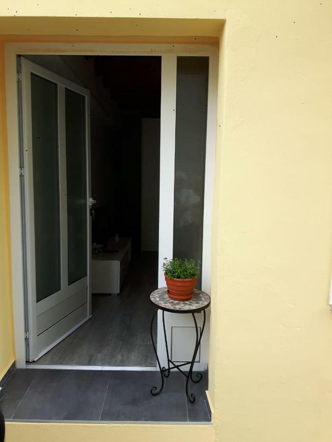 קאלי Fina M Studio Apartman מראה חיצוני תמונה