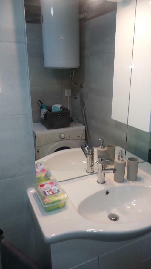 קאלי Fina M Studio Apartman מראה חיצוני תמונה